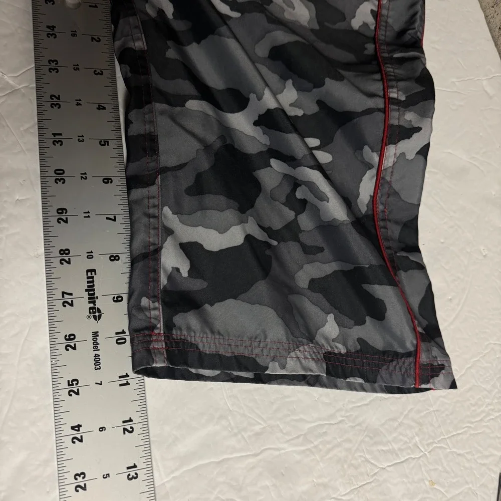 The North Face Boys Grey Camo Board Shorts Swim Trunks Red Trim Size 12
